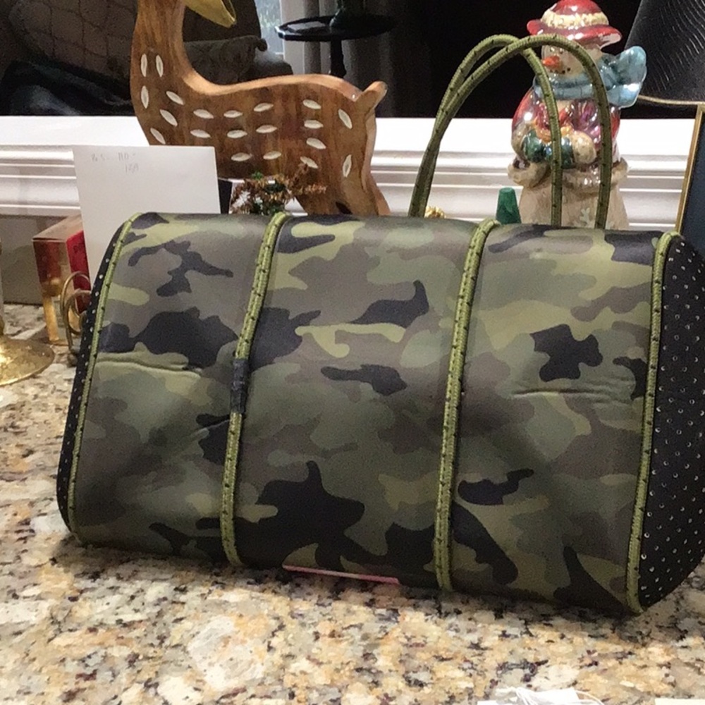 NWOT Bubble Gum Pink Stripe Camo Neoprene Bag military - Picture 7 of 7